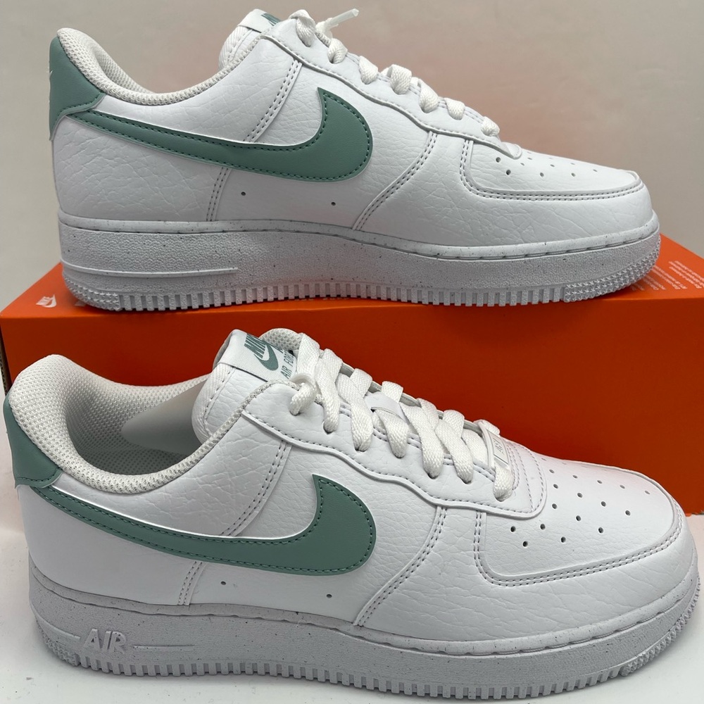 Nike WMNS AIR FORCE 1 '07 NN
WHITE/CANNON-WHITE PLATFORM SNEAKERS